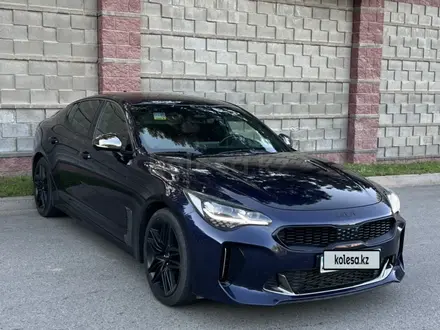 Kia Stinger 2022 года за 18 200 000 тг. в Алматы