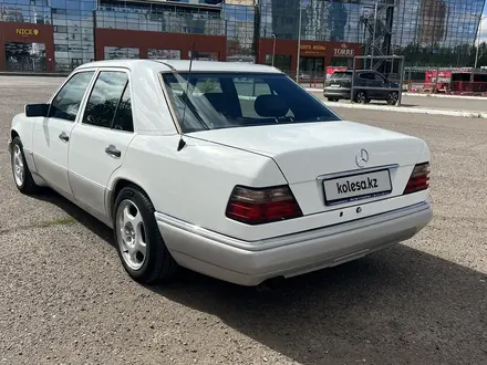 Mercedes-Benz E 320 1995 года за 4 000 000 тг. в Астана – фото 5