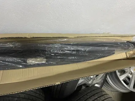 Шторка багажника — SsangYong Кайрон, Номад за 45 000 тг. в Алматы – фото 2