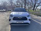 Toyota Highlander 2023 года за 28 300 000 тг. в Тараз – фото 3