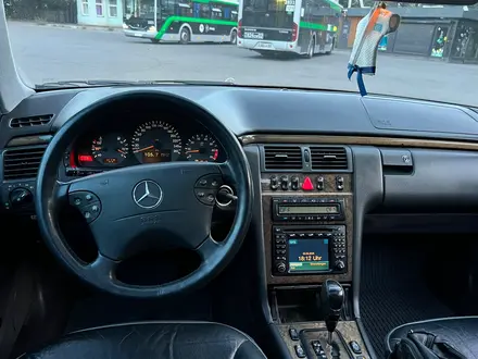 Mercedes-Benz E 320 2000 года за 4 500 000 тг. в Алматы – фото 8