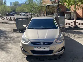 Hyundai Accent, 2011
