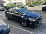 Toyota Camry 2017 года за 11 200 000 тг. в Актобе