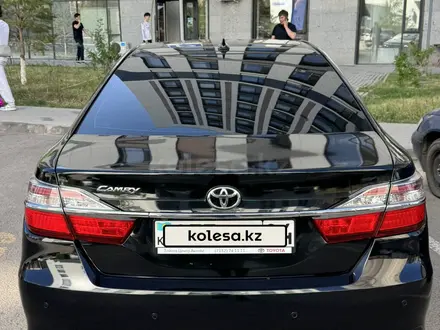 Toyota Camry 2017 года за 11 200 000 тг. в Актобе – фото 6