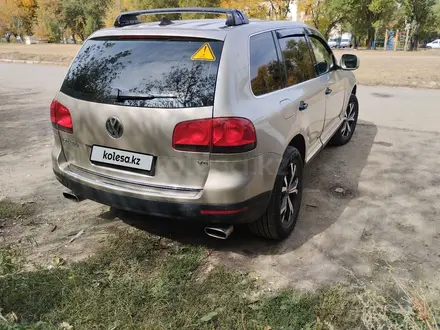 Volkswagen Touareg 2005 года за 4 200 000 тг. в Алматы – фото 3