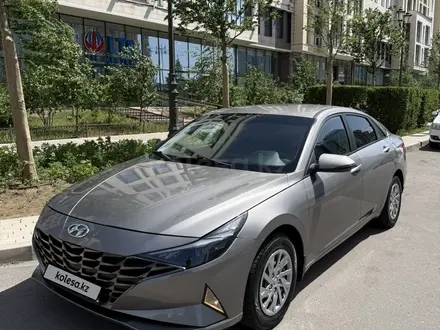 Hyundai Elantra 2022 года за 7 900 000 тг. в Астана