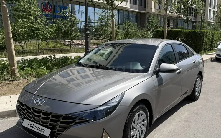 Hyundai Elantra 2022 года за 7 900 000 тг. в Астана