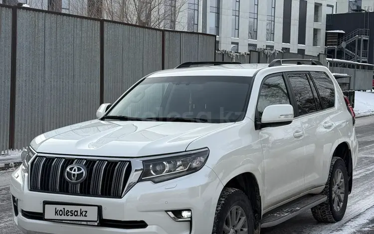 Toyota Land Cruiser Prado 2018 года за 28 000 000 тг. в Астана