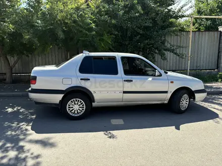 Volkswagen Vento 1993 года за 900 000 тг. в Алматы – фото 2