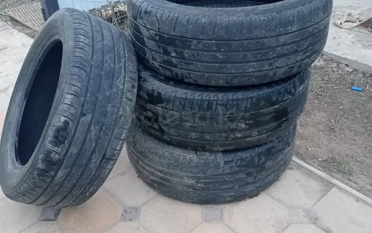 Летние шины 225/55 R17 за 35 000 тг. в Уральск