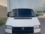 Volkswagen Transporter 1992 годаfor1 600 000 тг. в Астана