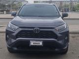 Toyota RAV4 2019 года за 11 300 000 тг. в Атырау