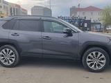 Toyota RAV4 2019 года за 11 300 000 тг. в Атырау – фото 3