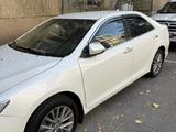 Toyota Camry 2014 года за 8 300 000 тг. в Алматы – фото 2