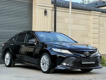 Toyota Camry 2018 года за 14 000 000 тг. в Алматы – фото 3