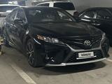 Toyota Camry 2020 года за 10 500 000 тг. в Алматы – фото 4