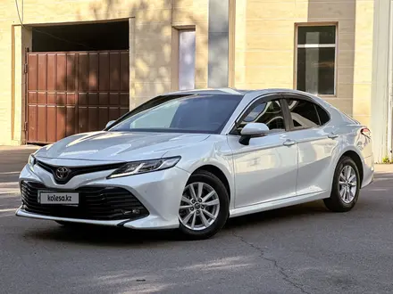 Toyota Camry 2019 года за 11 300 000 тг. в Тараз