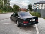 Mercedes-Benz E 260 1990 годаfor1 100 000 тг. в Караганда