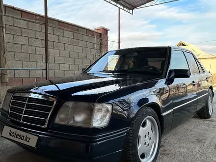 Mercedes-Benz E 200 1994 года за 2 550 000 тг. в Туркестан – фото 2