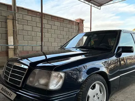 Mercedes-Benz E 200 1994 года за 2 550 000 тг. в Туркестан – фото 3