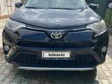 Toyota RAV4 2018 годаүшін8 800 000 тг. в Актобе