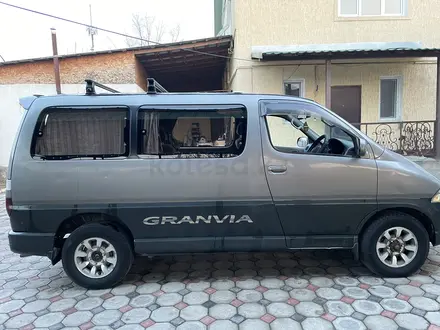Toyota Granvia 1996 года за 3 700 000 тг. в Алматы – фото 3