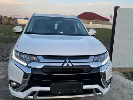 Mitsubishi Outlander 2022 годаүшін14 000 000 тг. в Актобе