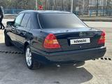 Mercedes-Benz C 180 1994 года за 2 100 000 тг. в Атбасар – фото 3