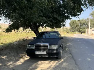 Mercedes-Benz E-Class, 1992