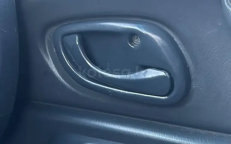 Ручки двери внутренние на Suzuki Jimny за 8 000 тг. в Алматы