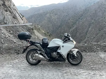 Honda  VFR 1200 2013 года за 4 168 000 тг. в Шымкент