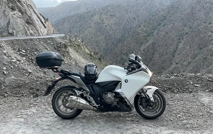 Honda  VFR 1200 2013 годаүшін4 168 000 тг. в Шымкент