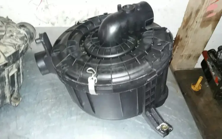 Воздушный фильтр Тоета Хайлюкс за 50 000 тг. в Алматы