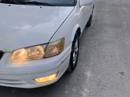 Toyota Camry 2001 года за 2 700 000 тг. в Тараз – фото 2