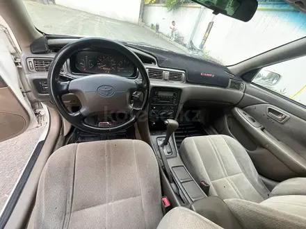 Toyota Camry 2001 года за 2 700 000 тг. в Тараз – фото 4