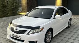 Toyota Camry 2011 года за 6 500 000 тг. в Атырау – фото 2