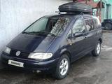 Volkswagen Sharan 1996 года за 2 500 000 тг. в Алматы