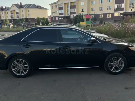 Toyota Camry 2014 года за 8 500 000 тг. в Актобе – фото 4