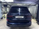 BMW X7 2024 года за 73 000 000 тг. в Астана – фото 2