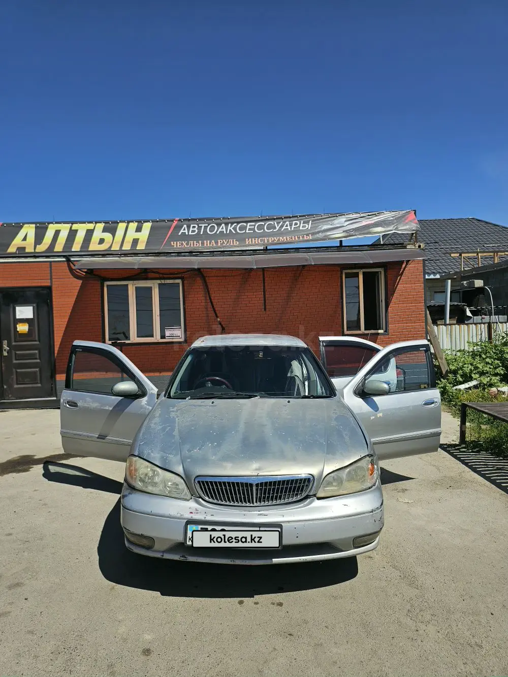 Nissan Cefiro, 2000