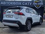 Toyota RAV4 2023 года за 16 500 000 тг. в Актобе – фото 5