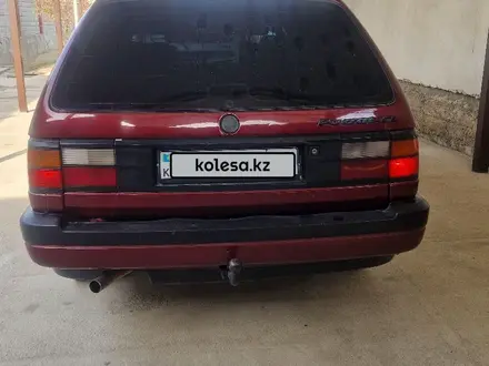 Volkswagen Passat 1992 года за 1 600 000 тг. в Туркестан – фото 2