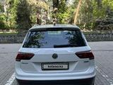 Volkswagen Tiguan 2018 года за 12 800 000 тг. в Алматы – фото 4