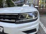 Volkswagen Tiguan 2018 года за 12 800 000 тг. в Алматы – фото 5