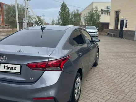 Hyundai Solaris 2019 года за 5 000 000 тг. в Уральск – фото 6