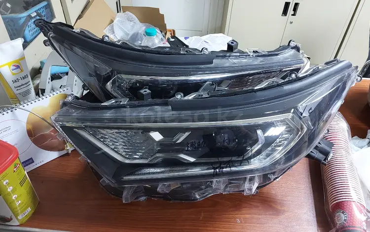 Фара Тойота Рав4 2019 за 250 000 тг. в Алматы