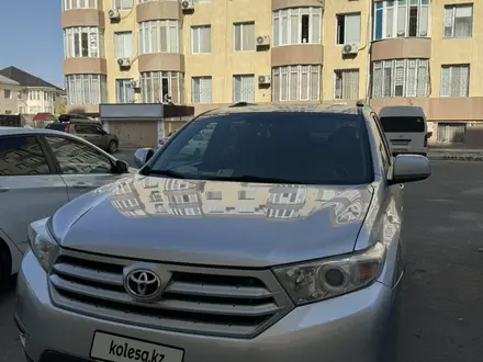 Toyota Highlander 2013 года за 8 300 000 тг. в Актау