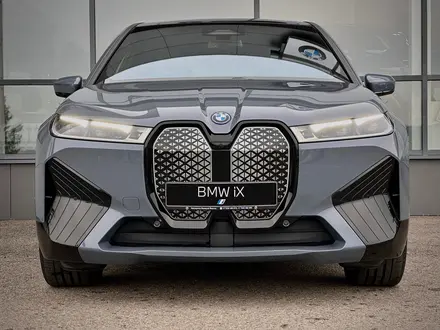 BMW iX 2023 года за 61 257 000 тг. в Шымкент – фото 2