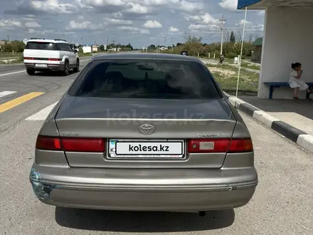 Toyota Camry 1998 года за 2 500 000 тг. в Шымкент – фото 4