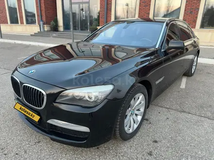 BMW 750 2012 года за 11 500 000 тг. в Астана – фото 3